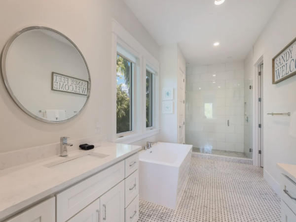 Luxurious Canal-Front Retreat - Perfect for Families